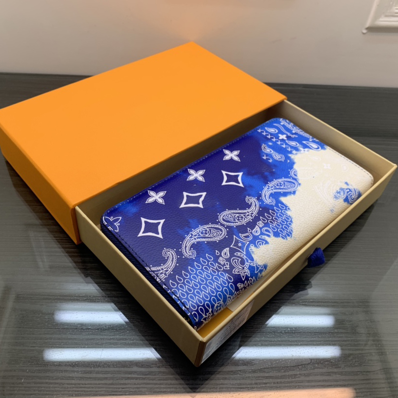 Brazza Women Luxurys Designers Wallets By the pool Gradient Handbag Classic Flower L Bag Ladies Travel Wallet Zippy Coin Purse With Box
Brazza Women Luxurys Designers Wallets By the pool Gradient Handbag Classic Flower L Bag Ladies Travel Wallet Zippy Coin Purse With Box