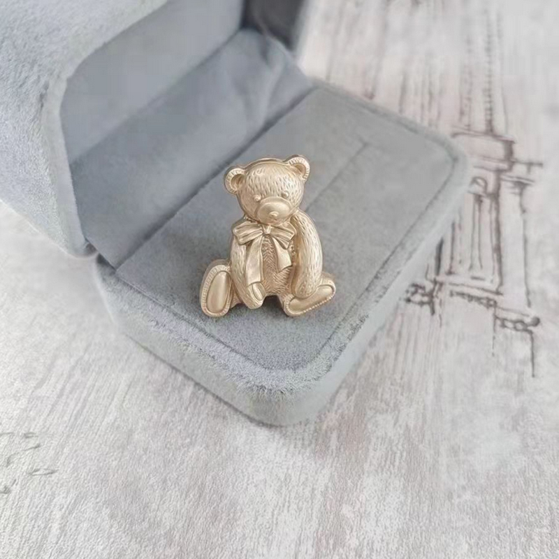 Cute Bear Brooch Women Men Animal Bear Brooches Suit Lapel Pin for Gift Party Fashion Jewelry
Cute Bear Brooch Women Men Animal Bear Brooches Suit Lapel Pin for Gift Party Fashion Jewelry