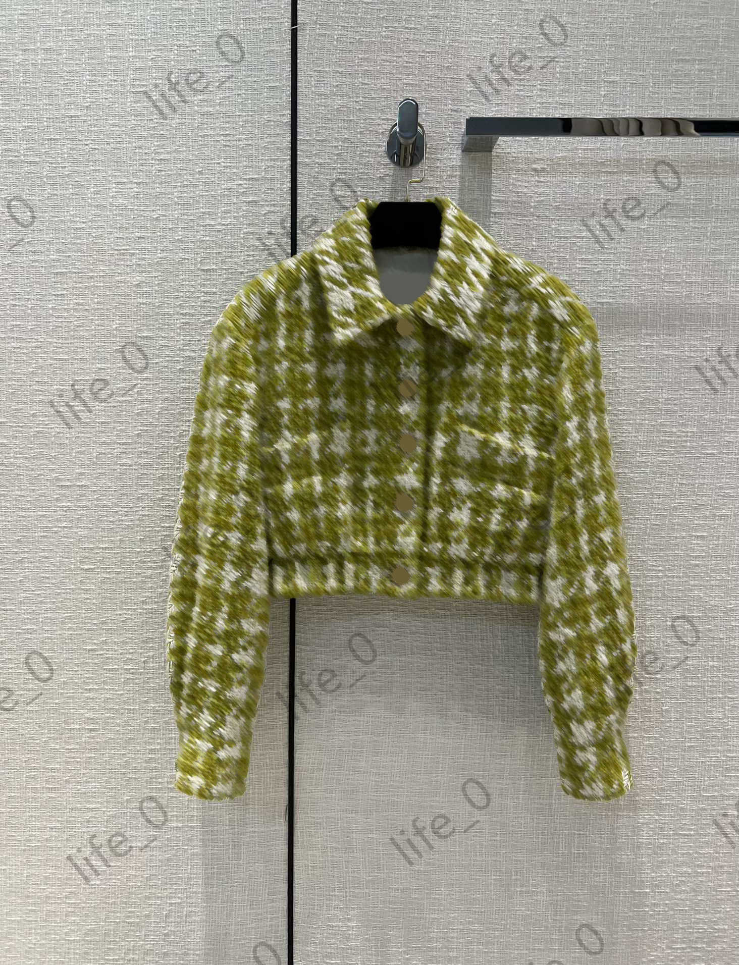 Designer Fashion Womens Jackets Tweed Plaid Short Tops Single Button Lapel Coats Casual Commuting Style Warm Brand Women Clothing
Designer Fashion Womens Jackets Tweed Plaid Short Tops Single Button Lapel Coats Casual Commuting Style Warm Brand Women Clothing
