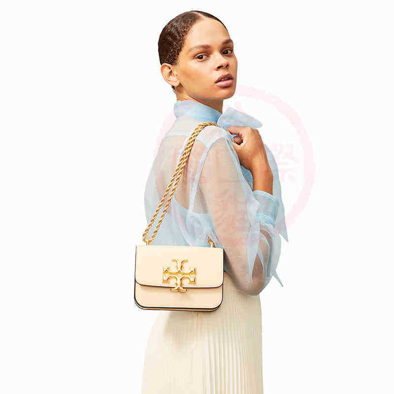 Bags TorysBurchs torys eleanor Designer metal big tofu bag Eleanor small one shoulder backpack female, Milk-white
Bags TorysBurchs torys eleanor Designer metal big tofu bag Eleanor small one shoulder backpack female, Milk-white