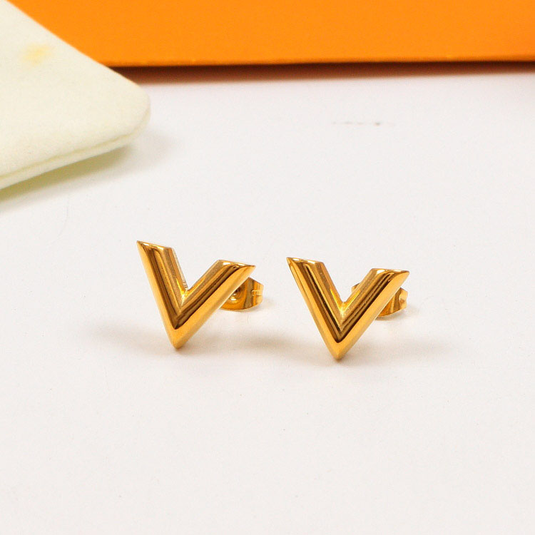 High Quality Stainless Steel Women Designer Stud Luxury Style Simple V Love Couple Earrings For Lady Party Wedding Gifts Wholesale
High Quality Stainless Steel Women Designer Stud Luxury Style Simple V Love Couple Earrings For Lady Party Wedding Gifts Wholesale