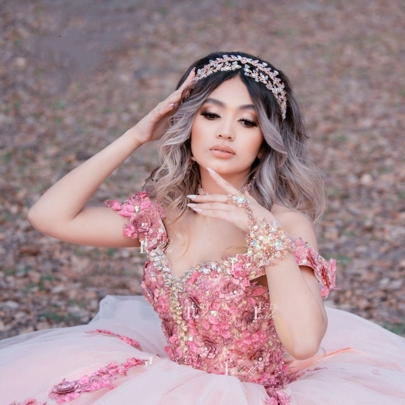 Elegant Floral Quinceanera Dresses Flowers Crystal Pearls Beading Charro Ball Gown Pink Vestido De 15 Anos Off the Shoulder Sweet 16 Prom Gowns Back L