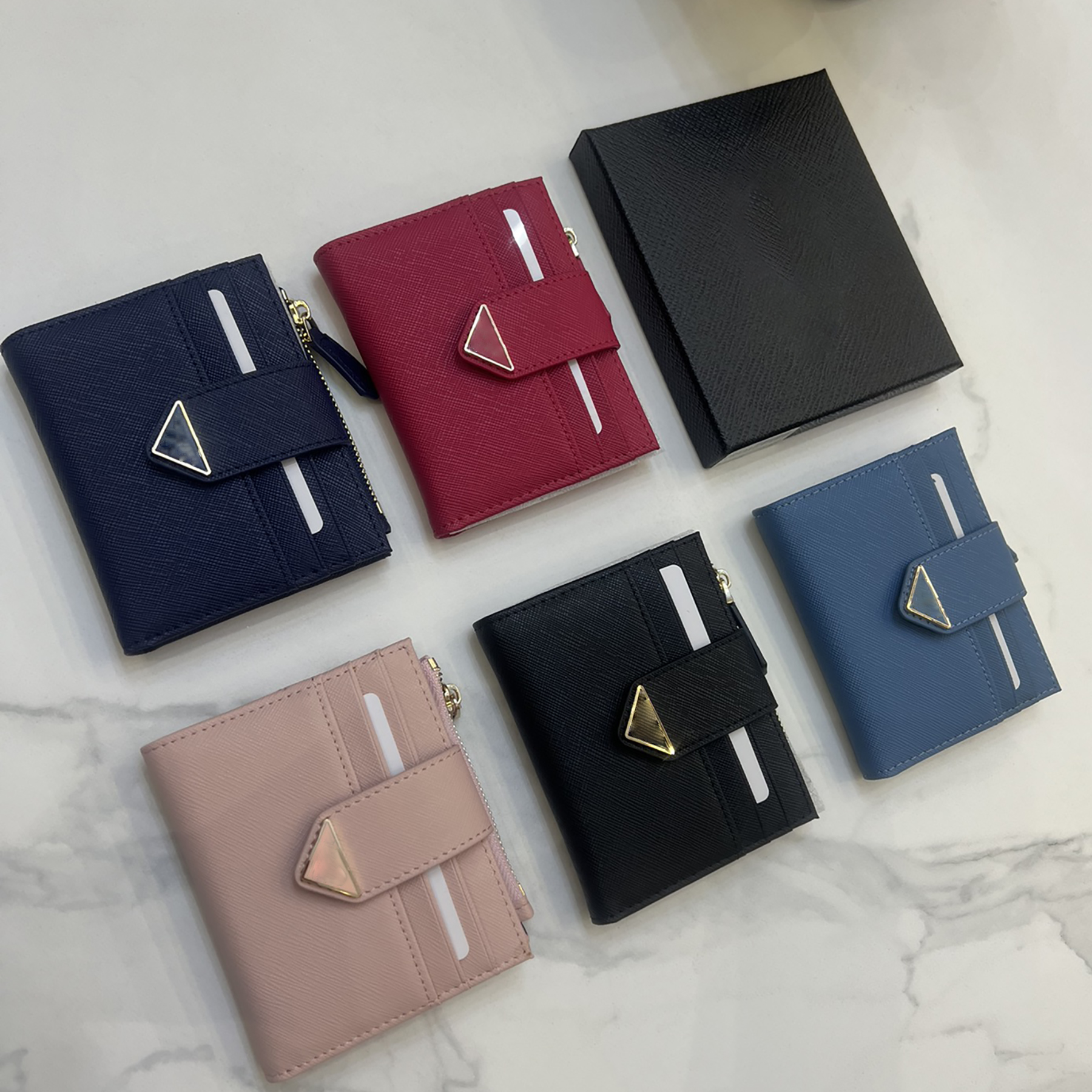 Small bag Saffiano Leather Wallet Credit Card Slots Bill Compartment Document Pocket Enameled Metal Triangle Logo Lettering Hardware Luxury Designer Purses, Dust bag
Small bag Saffiano Leather Wallet Credit Card Slots Bill Compartment Document Pocket Enameled Metal Triangle Logo Lettering Hardware Luxury Designer Purses, Dust bag