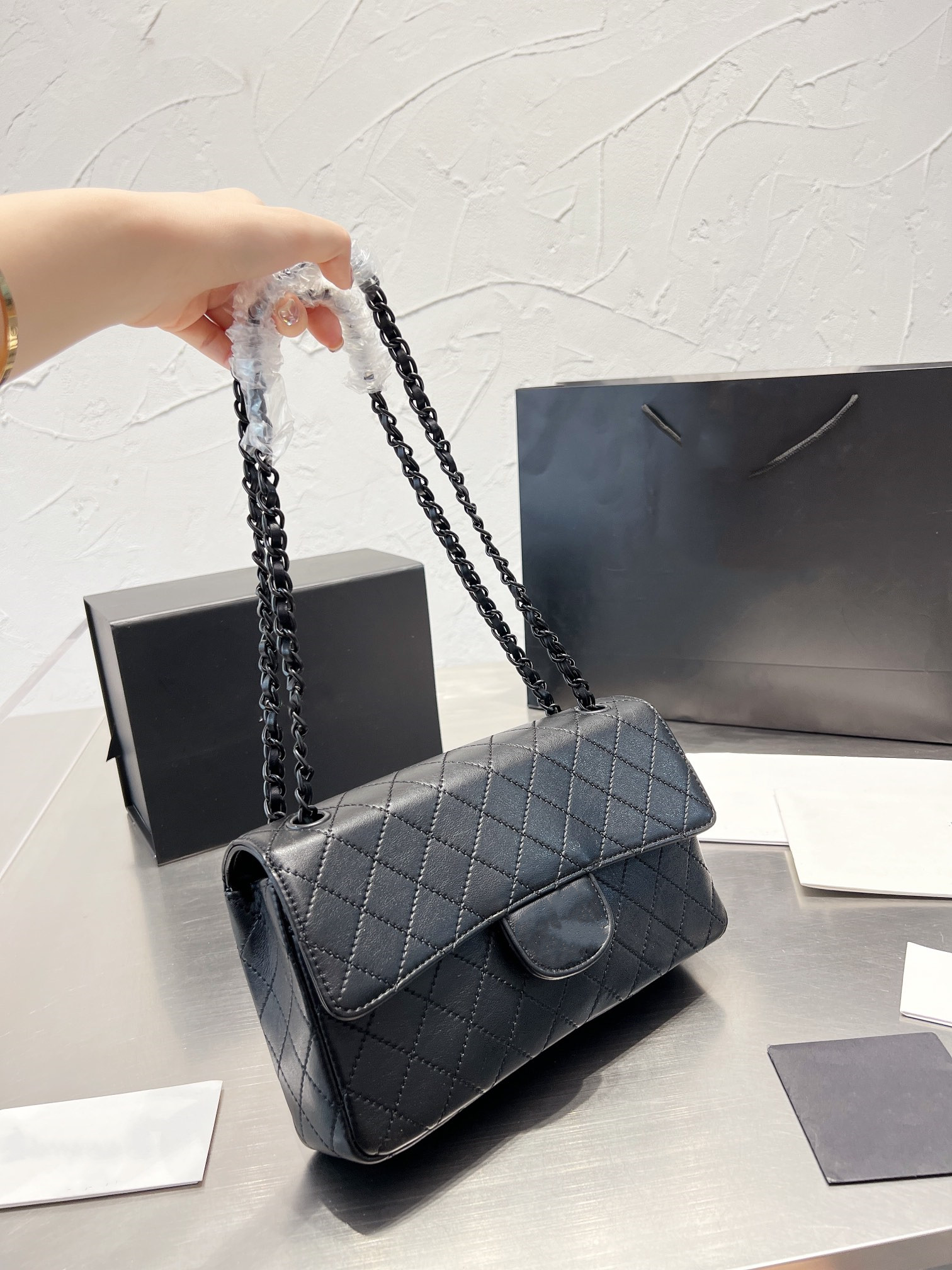 Fashion Women Luxury Designer Bags High Quality 2022 Wallets Quilted Crossbody Messenger Bags Ladies Sacoche Leather Handbags Backpacks Evening Bag, Black 
Fashion Women Luxury Designer Bags High Quality 2022 Wallets Quilted Crossbody Messenger Bags Ladies Sacoche Leather Handbags Backpacks Evening Bag, Black