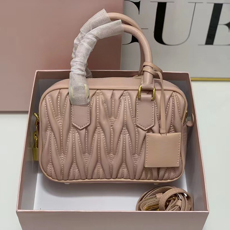 pink miu bag sugao tote shoulder bags handbag purses women crossbody bag genuine sheep leather fashion luxury mini shopping bag with box CSIM, Red
pink miu bag sugao tote shoulder bags handbag purses women crossbody bag genuine sheep leather fashion luxury mini shopping bag with box CSIM, Red