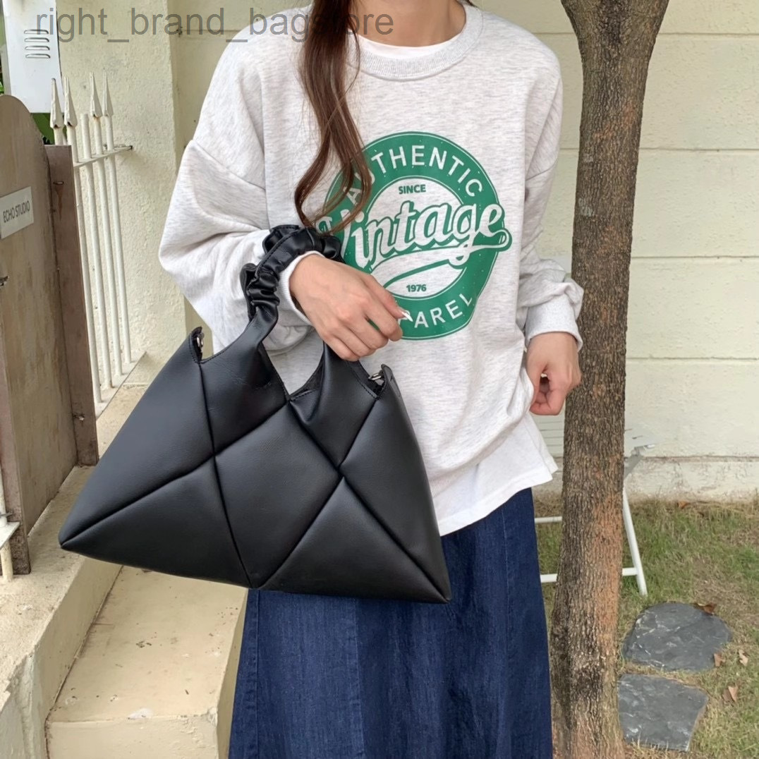 2022 New Women Tote Bag Brand Design Luxury Triangle Shape PU Leather Handle Handbag Ladies OL Elegant Shoulder Bag W220812, Yellow
2022 New Women Tote Bag Brand Design Luxury Triangle Shape PU Leather Handle Handbag Ladies OL Elegant Shoulder Bag W220812, Yellow