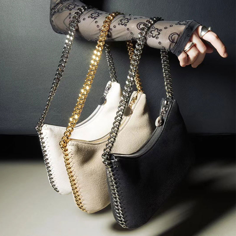 autumn winter ladies Suede Underarm Bag British style Fashion Chain Shoulder Bag High Quality simple Women Bags, Black 
autumn winter ladies Suede Underarm Bag British style Fashion Chain Shoulder Bag High Quality simple Women Bags, Black