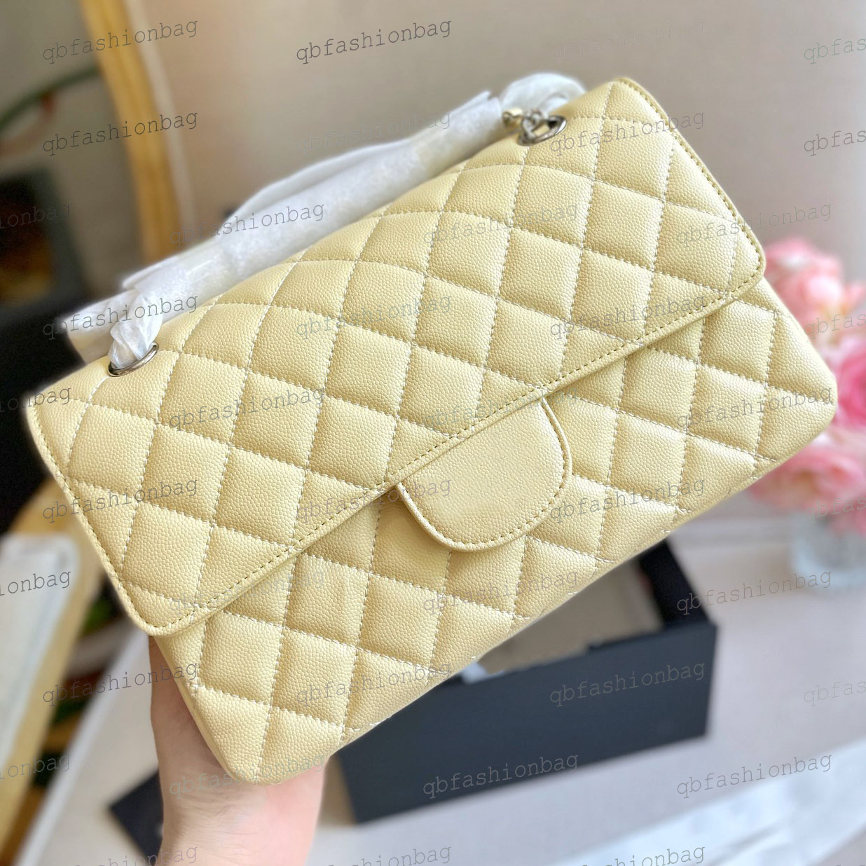Womens Classic French Quilted Bag Silver Metal Calfskin Caviar Diamond Check Vintage Hardware Chain Crossbody Luxury Designer Ladies Multi Pocket Handbags 25CM, Box
Womens Classic French Quilted Bag Silver Metal Calfskin Caviar Diamond Check Vintage Hardware Chain Crossbody Luxury Designer Ladies Multi Pocket Handbags 25CM, Box