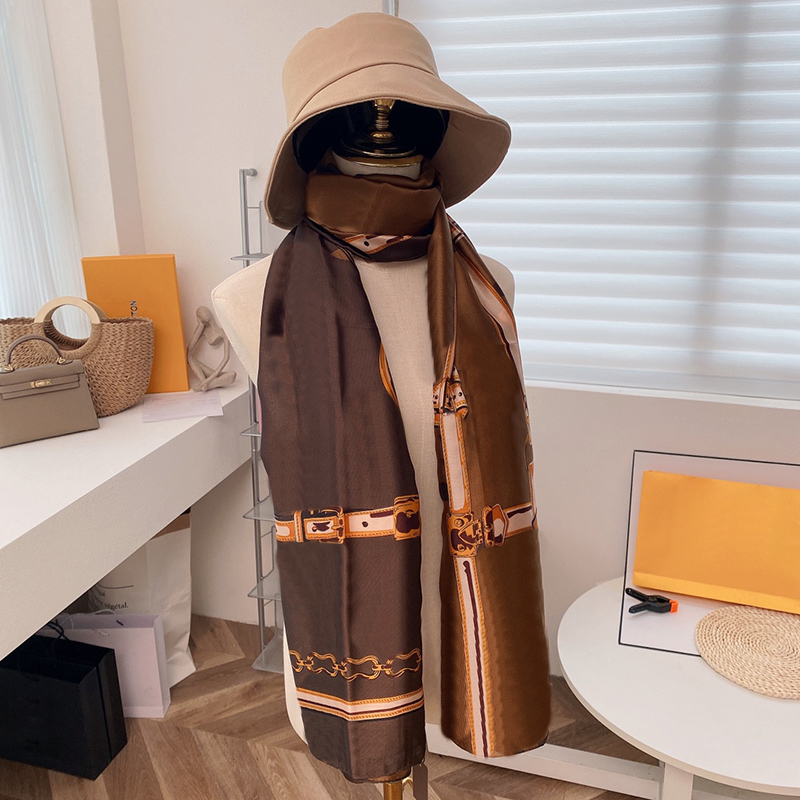 2022 Shawls designer fashion scarf silk high quality women pashmina four season classic accessories with card gift box
2022 Shawls designer fashion scarf silk high quality women pashmina four season classic accessories with card gift box