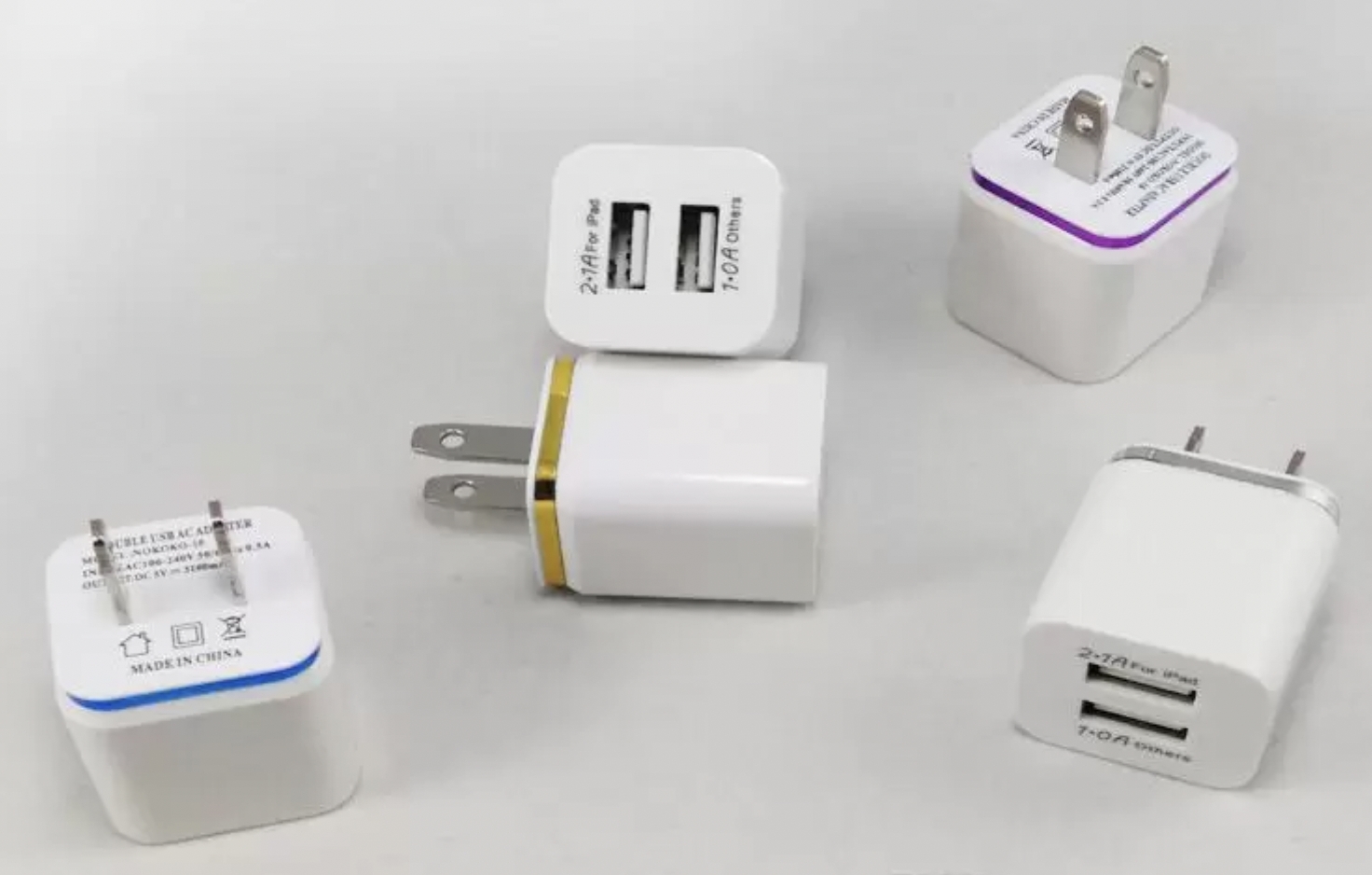 dual USB wall charger 2.1A AC plastic 2 USB power adapter with metal ring for Samsung/iPhone/HTC/Android Phones
dual USB wall charger 2.1A AC plastic 2 USB power adapter with metal ring for Samsung/iPhone/HTC/Android Phones