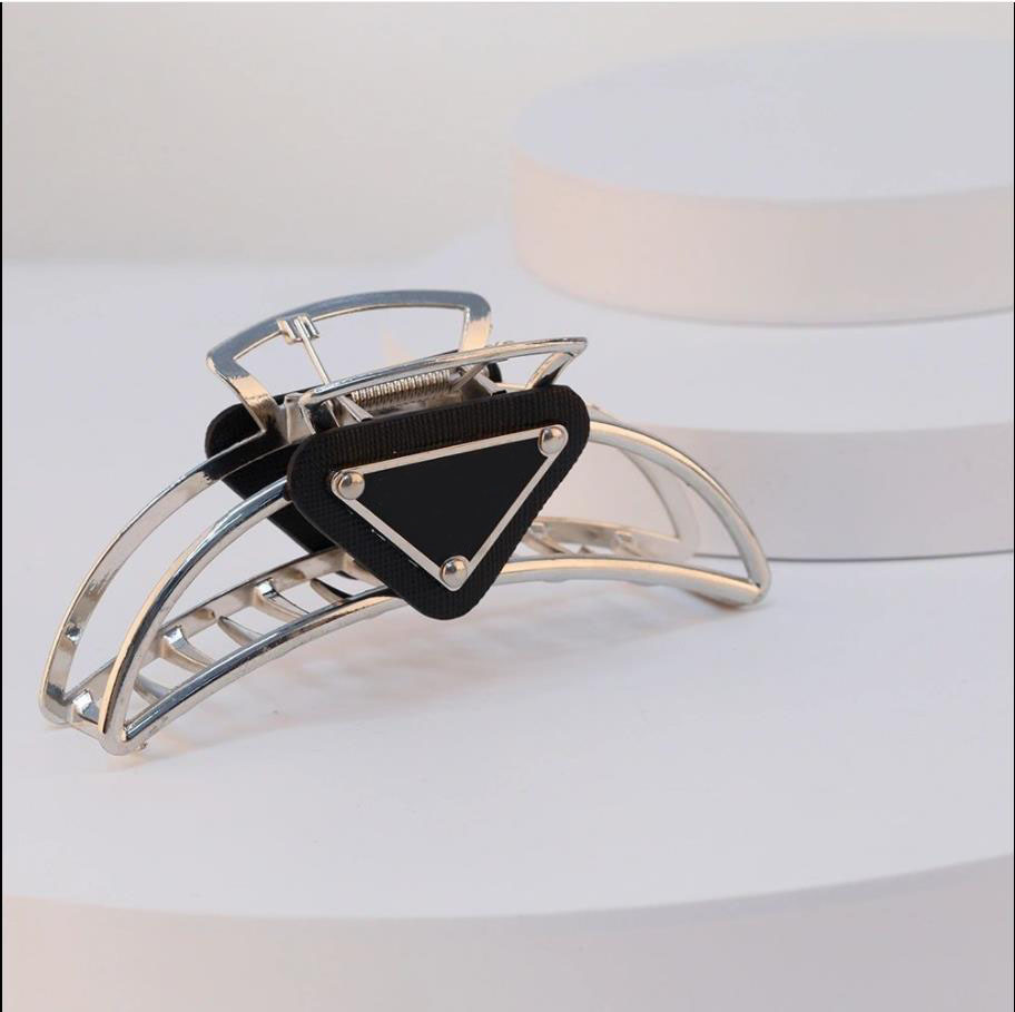 2 Pcs Luxury Fashion Womens Designer Hair Clips Claws Big Square Crabs Clip Hair Accessories Hairpin For Women P Letter Headband Wholesale
2 Pcs Luxury Fashion Womens Designer Hair Clips Claws Big Square Crabs Clip Hair Accessories Hairpin For Women P Letter Headband Wholesale