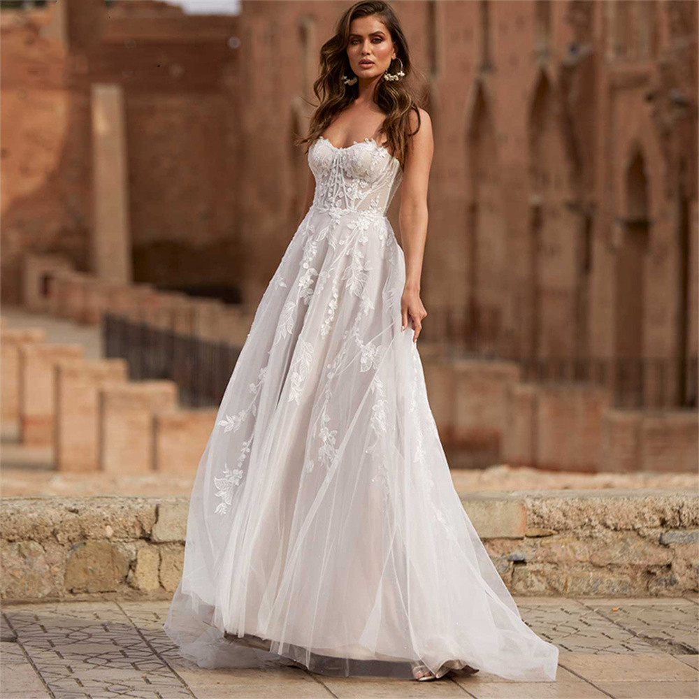 Sexy A-Line Wedding Dresses Sleeveless Strapless Sweetheart Hollow Lace Appliques Sequins Sweep Floor Length Backless Plus Size Boho Wedding Gowns Plu