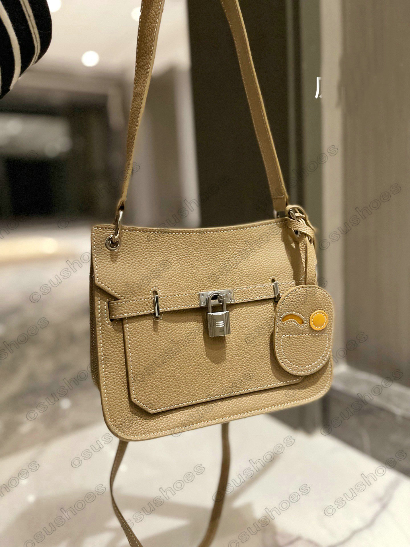 Gypsy Jypsiever Treasure Bag Designer Womens Genuine Cow Leather Purses Ladies Shoulder Bags Crossbody Luxurys Designers Super Soft Cross Body, Customize
Gypsy Jypsiever Treasure Bag Designer Womens Genuine Cow Leather Purses Ladies Shoulder Bags Crossbody Luxurys Designers Super Soft Cross Body, Customize