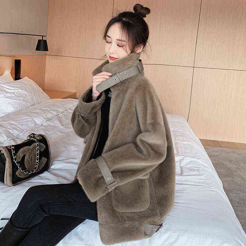 2022 Winter Women' New Faux Mink Fur Overcoats Female Suede Motorcycle Jackets Ladies Solid Imitation Lamb Fur Coats P715 T220810, Lvkase
2022 Winter Women' New Faux Mink Fur Overcoats Female Suede Motorcycle Jackets Ladies Solid Imitation Lamb Fur Coats P715 T220810, Lvkase