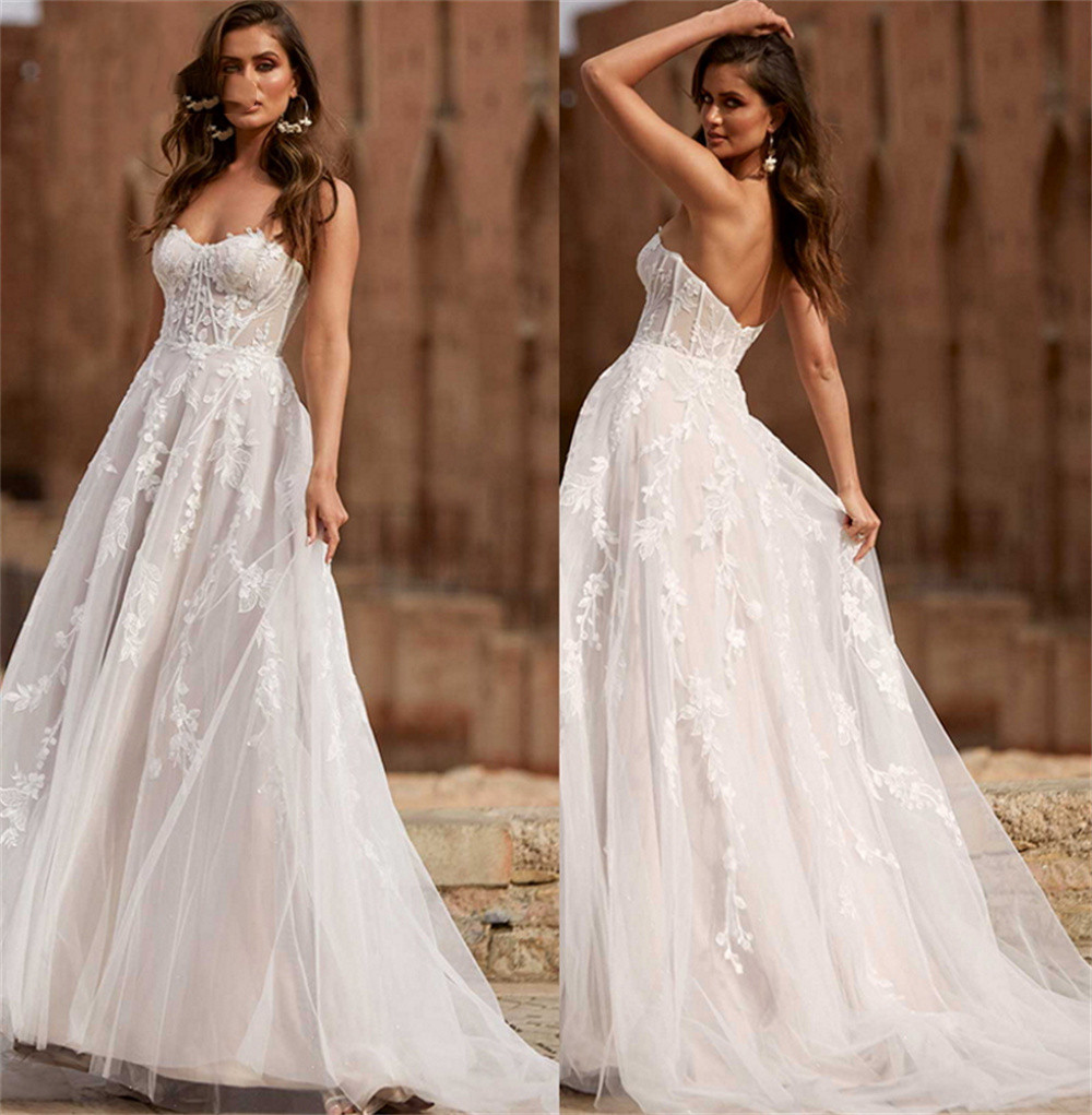 Sexy A-Line Wedding Dresses Sleeveless Strapless Sweetheart Hollow Lace Appliques Sequins Sweep Floor Length Backless Plus Size Boho Wedding Gowns Plu