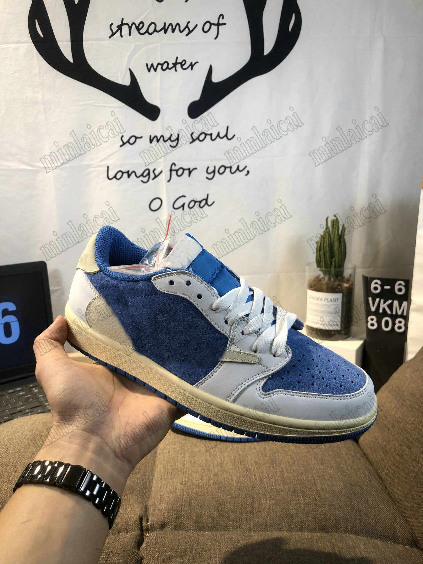 Fragment Design x TS 1 Low UNC Designer Basketball Shoes 1s Military Blue Cactus Jack University Blue/White Travis Sports Trainer Sneakers
Fragment Design x TS 1 Low UNC Designer Basketball Shoes 1s Military Blue Cactus Jack University Blue/White Travis Sports Trainer Sneakers