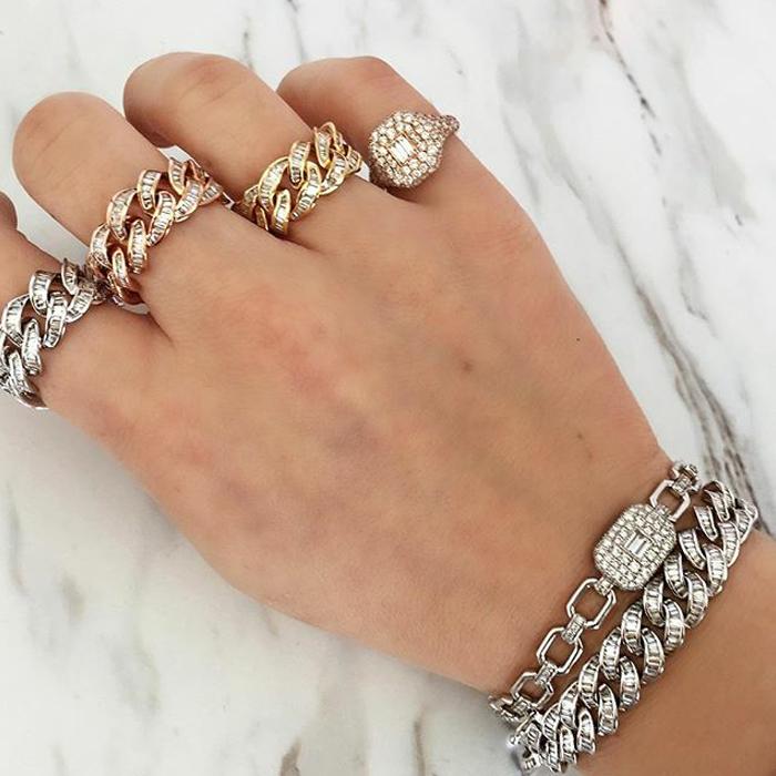 Bangle Hip Hop Bling Iced Out Miami Cuban Chain Two Colors Bracelets For Men's Women Fashion Charm JewelryBangle BangleBangle
Bangle Hip Hop Bling Iced Out Miami Cuban Chain Two Colors Bracelets For Men's Women Fashion Charm JewelryBangle BangleBangle