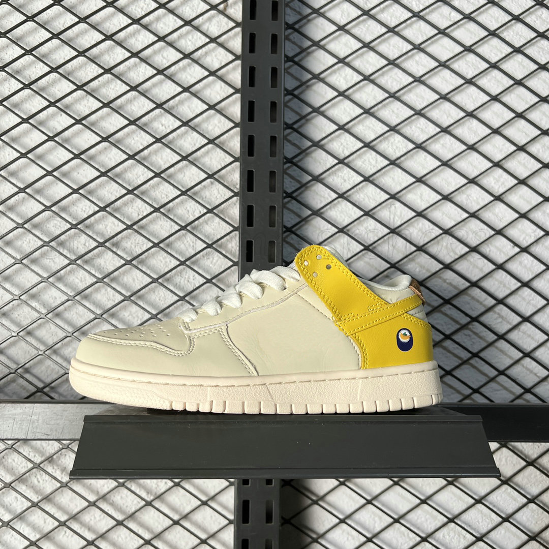 Designers Mens Womens Low Skateboard Shoes White Yellow Banana Coast Classic Sports Shoes Outdoor Running Casual Sneakers Trainers size 36-45, Customize
Designers Mens Womens Low Skateboard Shoes White Yellow Banana Coast Classic Sports Shoes Outdoor Running Casual Sneakers Trainers size 36-45, Customize