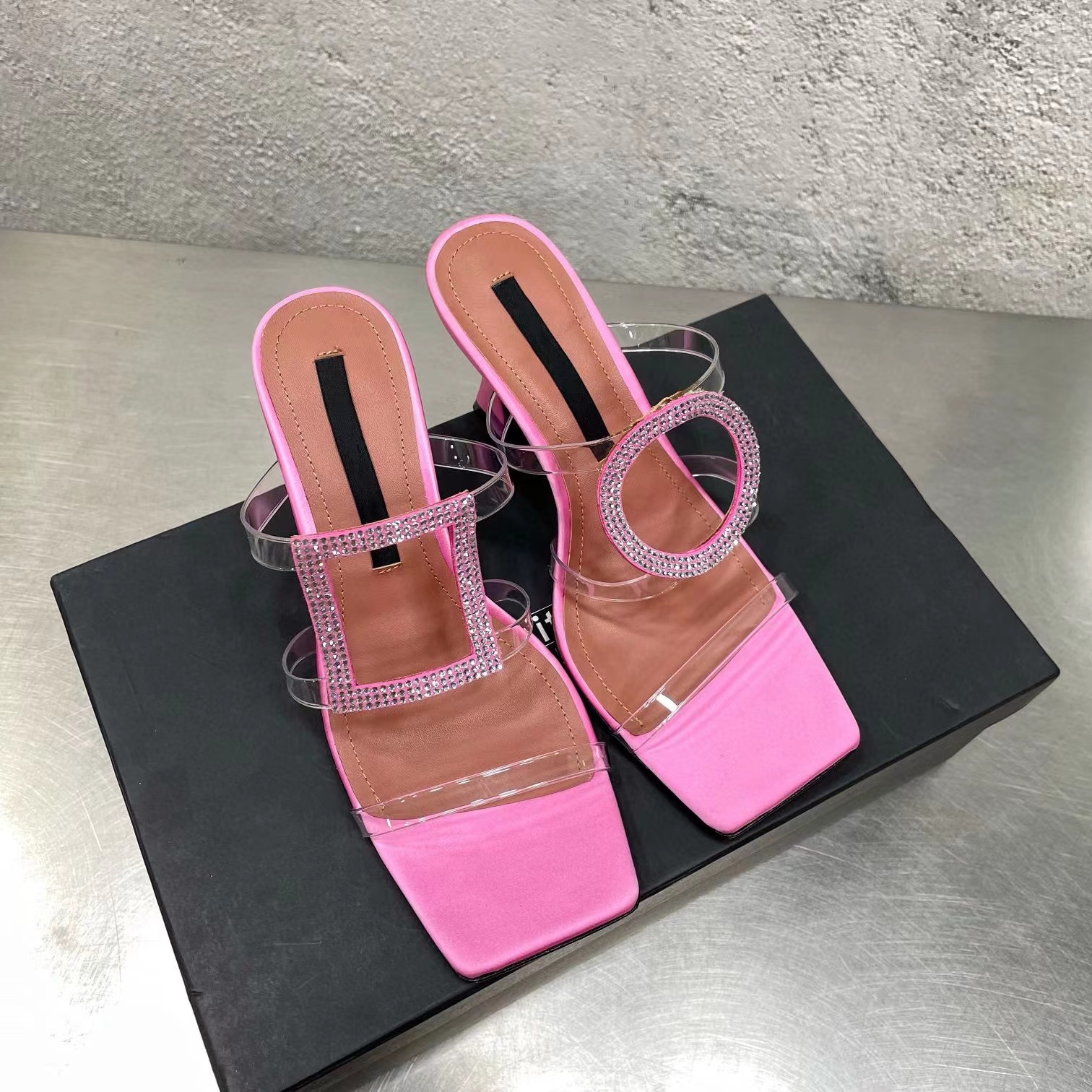 2022 Newest Summer Elegant PVC Crystal Decora Slippers Open-Toes High Heels Woman, Pink
2022 Newest Summer Elegant PVC Crystal Decora Slippers Open-Toes High Heels Woman, Pink