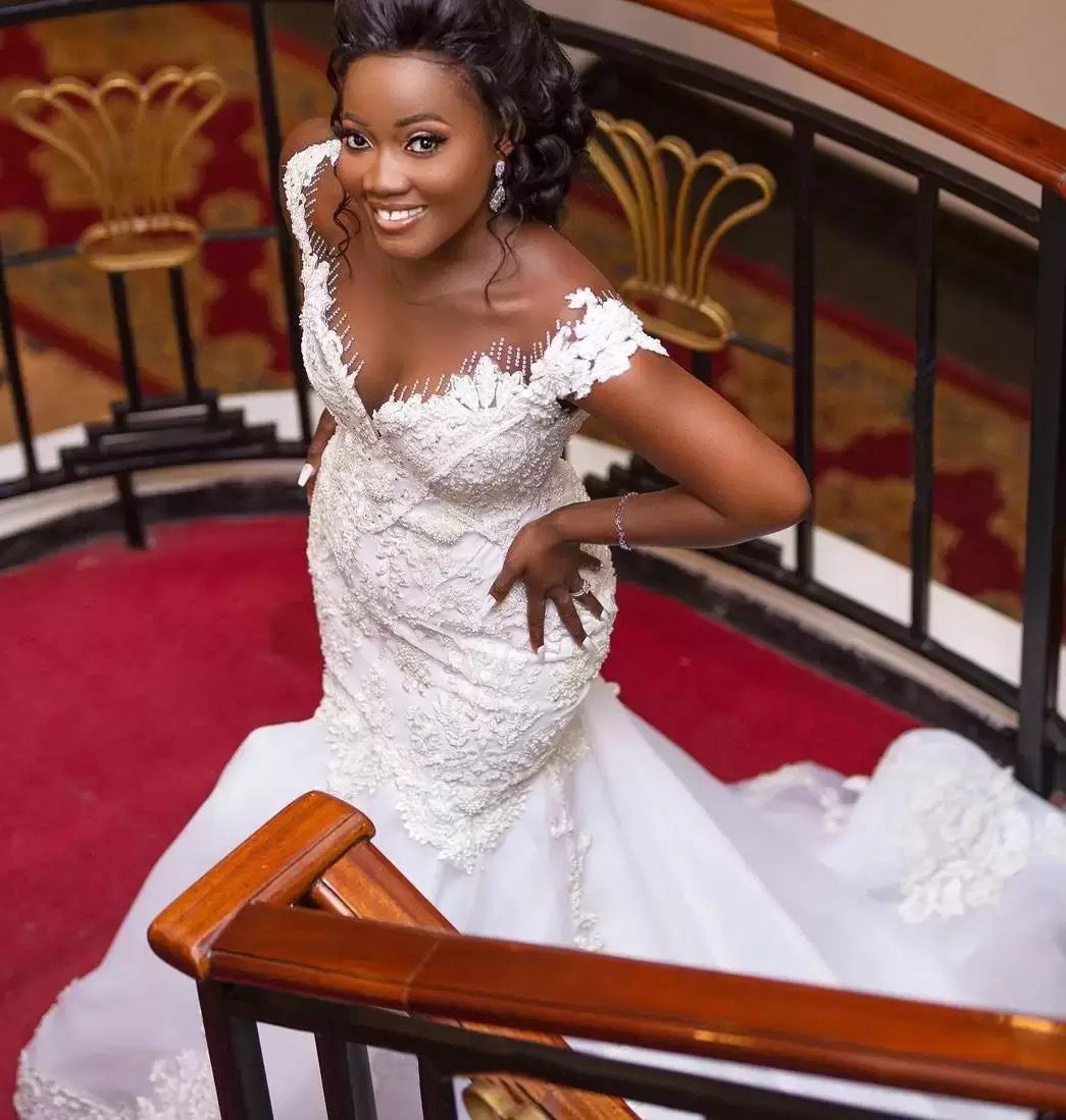 Sexy Arabic Aso Ebi Urious Lace Mermaid Wedding Dresses Off Shoulder Beaded Lace Up Sheer Neck Plus Size African Bridal Gown