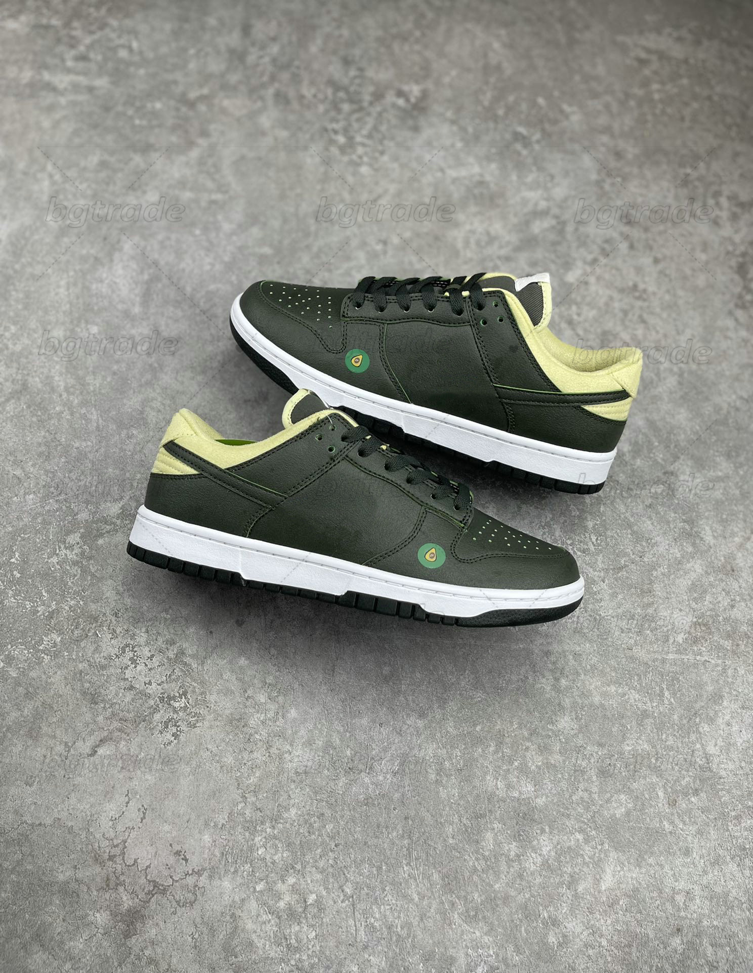 Mens Womens Designers Casual Shoes Low Skateboard Avocado Casual Runner Outdoor Trainers Blue Raspberry Green Apple Sports Sneakers
Mens Womens Designers Casual Shoes Low Skateboard Avocado Casual Runner Outdoor Trainers Blue Raspberry Green Apple Sports Sneakers