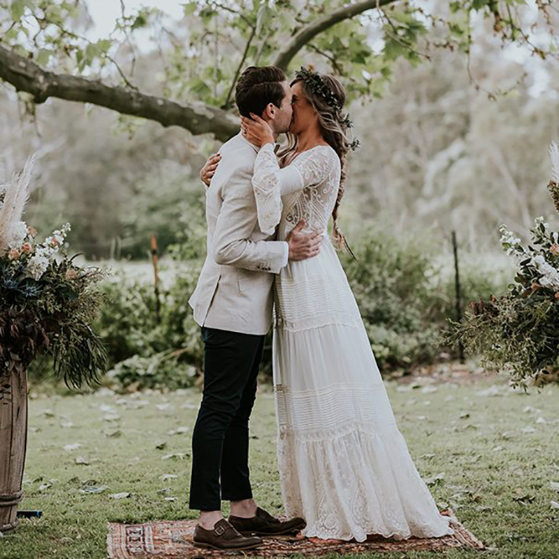 Hippies Lace Boho Wedding Dress Sexy V Neck Puff Sleeve Bohemian Beach Bride Dresses 2022 Backless Chiffon Outdoor Garden Bridal Dress Robe De Mariage