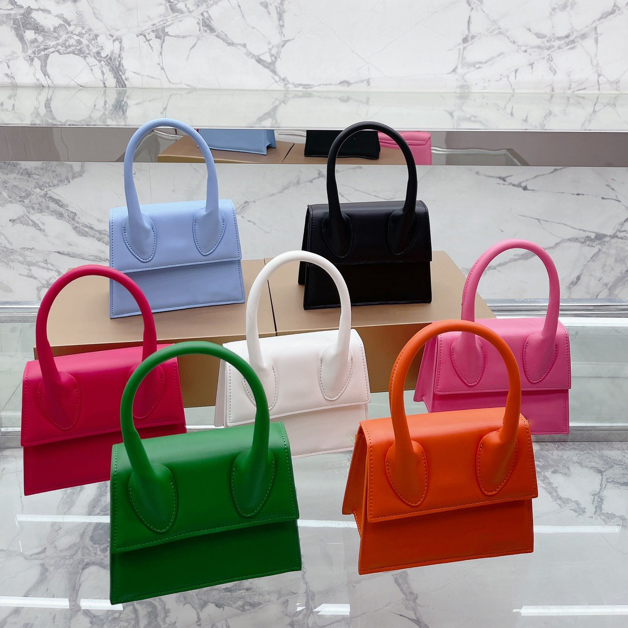 2022 Top Designer luxury ladies casual shopping bag Vintage Handbags Leather One Shoulder Luxury Handheld Wallet 7 colours 18cm
2022 Top Designer luxury ladies casual shopping bag Vintage Handbags Leather One Shoulder Luxury Handheld Wallet 7 colours 18cm