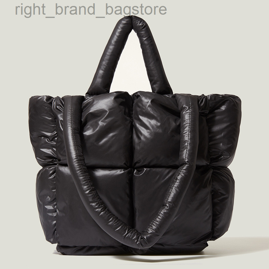 2022 New Tote Bag Women Brand Design Quilted Women Shoulder Bags Large Capacity Luxury Nylon Down Cotton Female Handbag W220812, Red
2022 New Tote Bag Women Brand Design Quilted Women Shoulder Bags Large Capacity Luxury Nylon Down Cotton Female Handbag W220812, Red