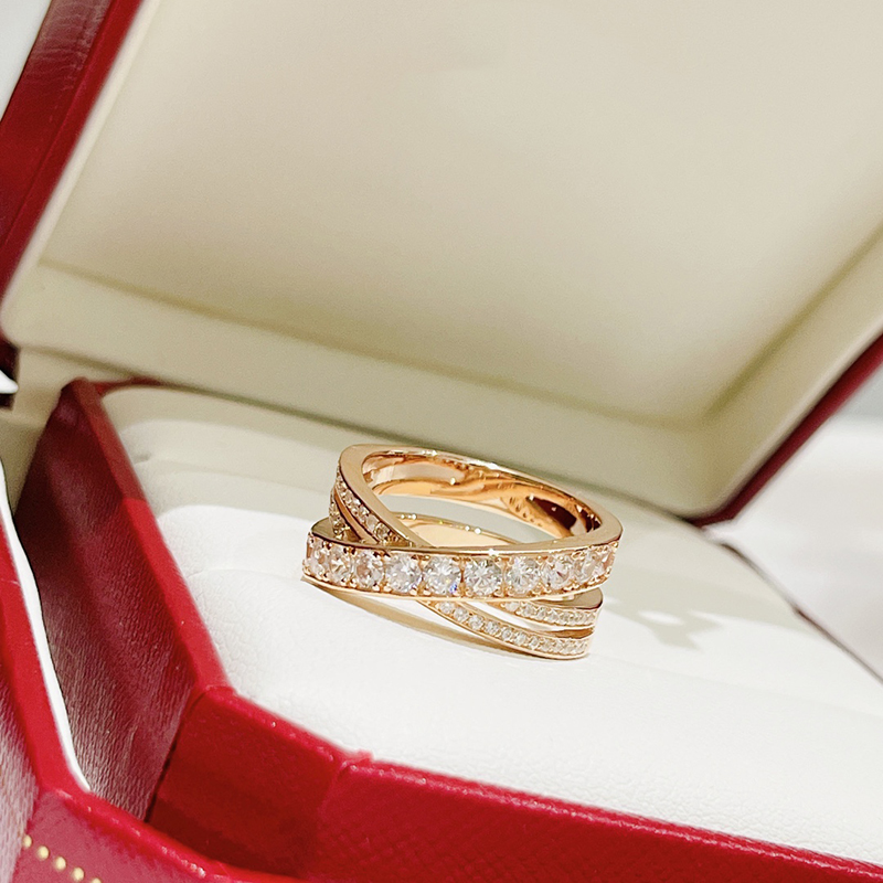 Luxurys Designers Ring fashion diamond inlay high quality workmanship classic style novel couple leisure men and women suitable for very beautiful nice
Luxurys Designers Ring fashion diamond inlay high quality workmanship classic style novel couple leisure men and women suitable for very beautiful nice