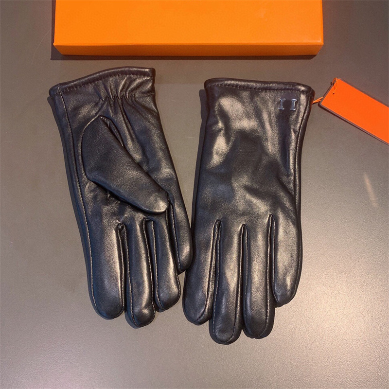 Women Designer Gloves Luxury Brand Five Fingers Glove Fashion Women's Sheepskin Winter Thickened Warm Gloves Touch Screen 6 Style
Women Designer Gloves Luxury Brand Five Fingers Glove Fashion Women's Sheepskin Winter Thickened Warm Gloves Touch Screen 6 Style