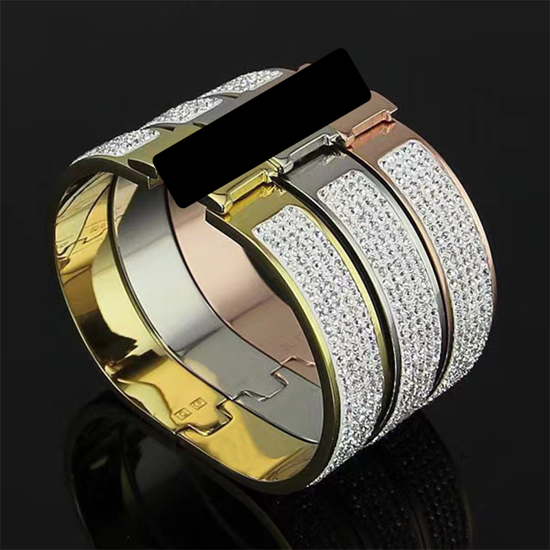 Luxury Full Diamond Crystal H Cuff Bracelet Brand Classic Couple Designer Bracelet For Men & Women
Luxury Full Diamond Crystal H Cuff Bracelet Brand Classic Couple Designer Bracelet For Men & Women