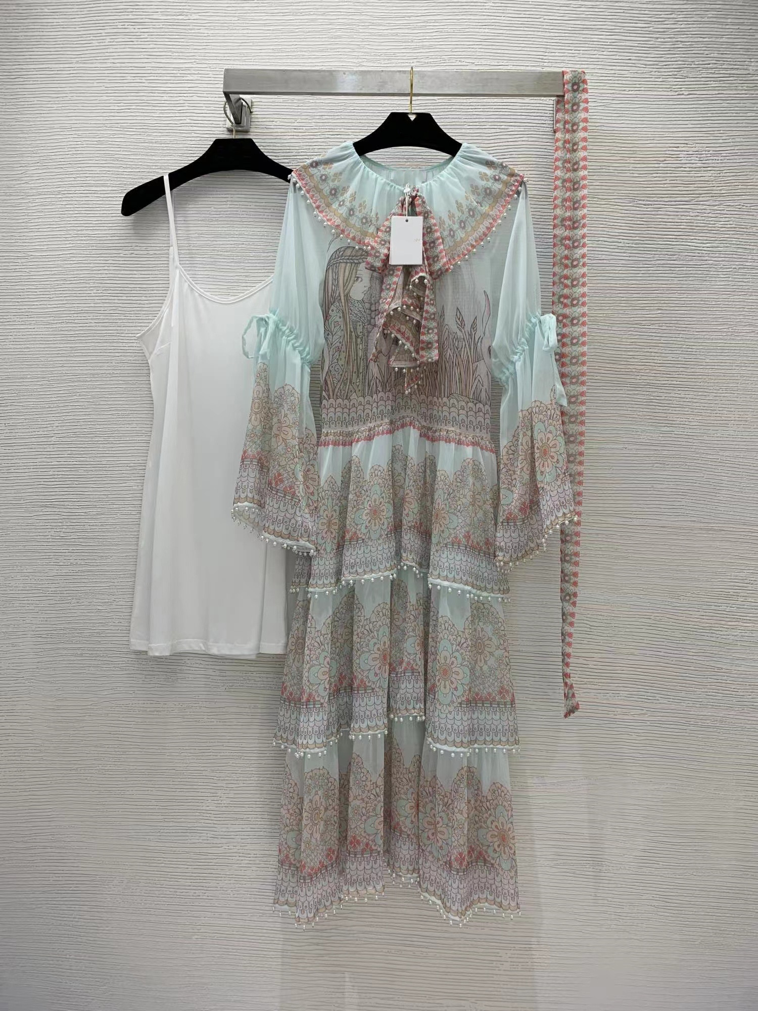 2022 New Autumn Winter O Neck Flare Sleeve Designer Dress Print fashion Brand Same Style Dress 0818-18, Picture color
2022 New Autumn Winter O Neck Flare Sleeve Designer Dress Print fashion Brand Same Style Dress 0818-18, Picture color