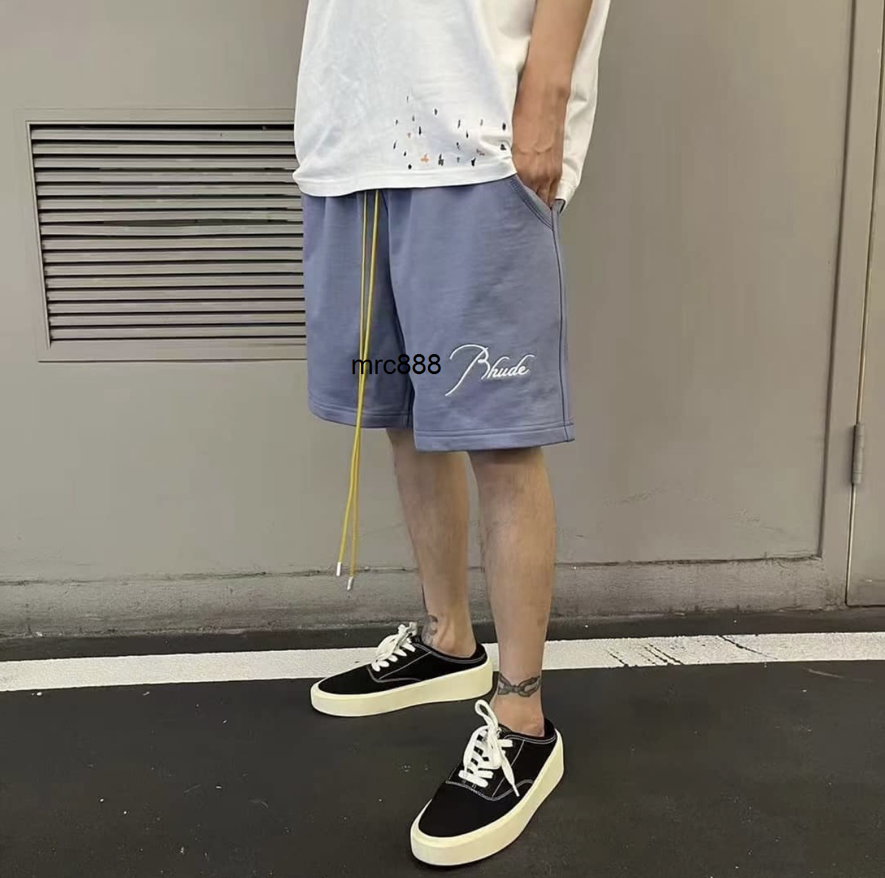 rhude 22ss spring summer embroidery washed high street drawstring Terry shorts men' and women' fashion, Black
rhude 22ss spring summer embroidery washed high street drawstring Terry shorts men' and women' fashion, Black