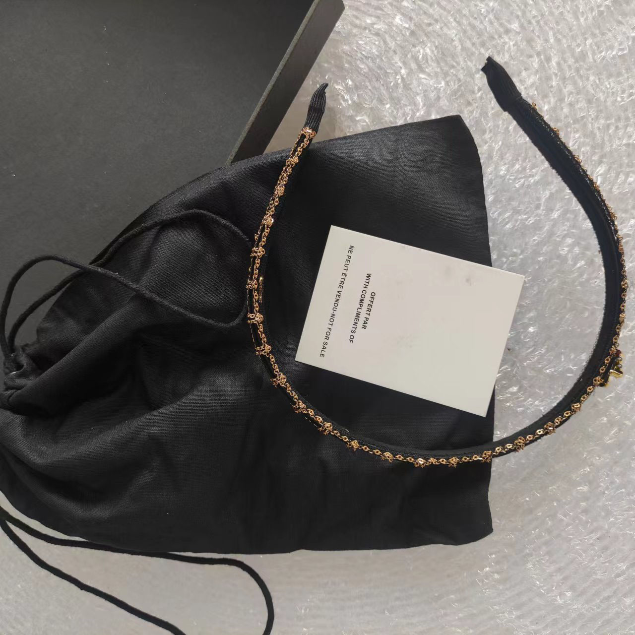 fashion chain Headbands classic Hair Accessories headbands c gift party With paper card And dust bag
fashion chain Headbands classic Hair Accessories headbands c gift party With paper card And dust bag