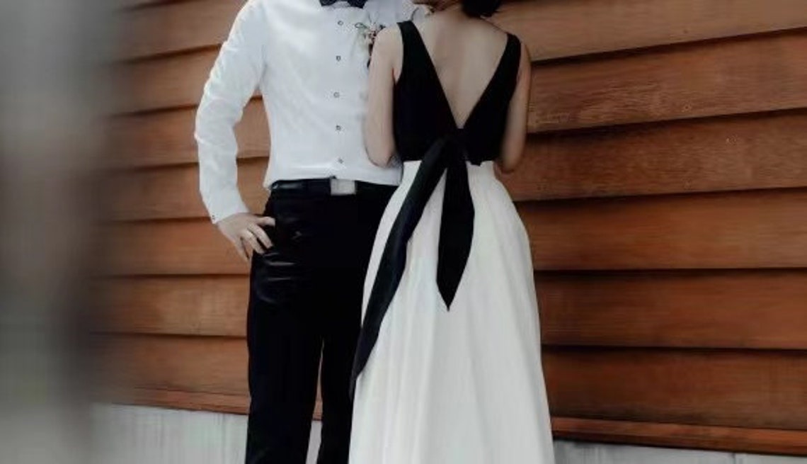 Vintage Black And White A Line Wedding Dress 2022 Fashion Open Back Simple Satin Garden Beach Bridal Gowns 18th Century Retro Bride Dresses Vestidos D