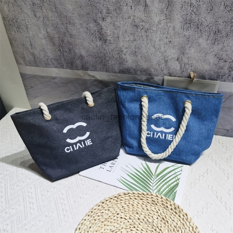 Fashion 2022 Luxury Handbags Womens Beach Designer Bags Cross Body Handbag Shoulder Bag High Quality Lunch Bag G220818
Fashion 2022 Luxury Handbags Womens Beach Designer Bags Cross Body Handbag Shoulder Bag High Quality Lunch Bag G220818