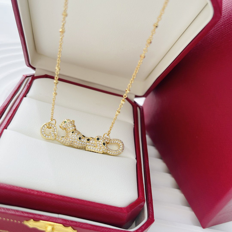 Full diamond necklace classic Designer Jewelry aristocratic luxury design sub-gold material electroplating 18k gold with emerald eyes domineering gold Leopard
Full diamond necklace classic Designer Jewelry aristocratic luxury design sub-gold material electroplating 18k gold with emerald eyes domineering gold Leopard