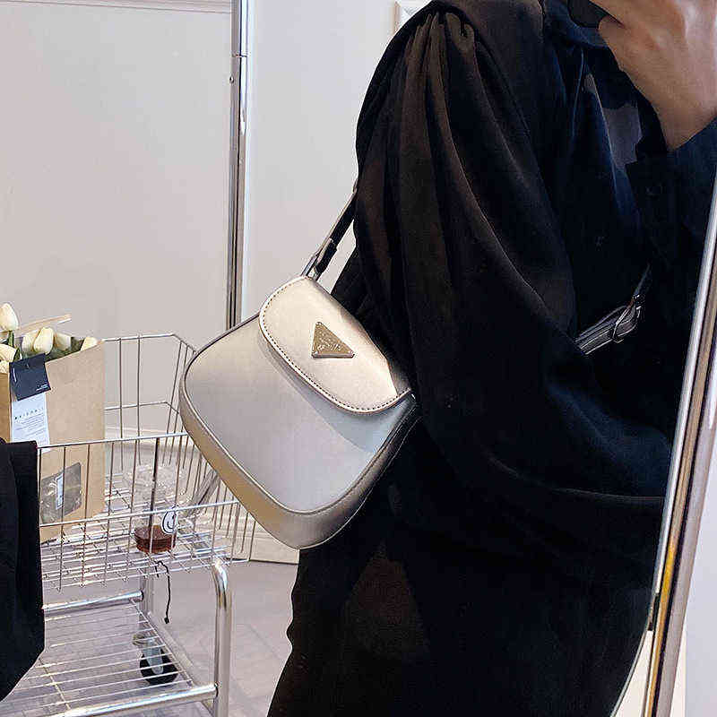 Handbags 2022 new white hobo underarm Pu women's high sense one shoulder mid ancient moon
Handbags 2022 new white hobo underarm Pu women's high sense one shoulder mid ancient moon