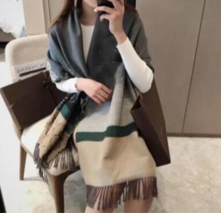 Luxurys gradient ramp designers scarf women Dinner wear High Quality gift 180 70CM
Luxurys gradient ramp designers scarf women Dinner wear High Quality gift 180 70CM