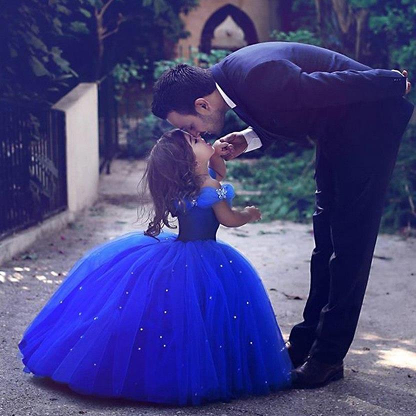 Princess Cinderella Dress up Clothes Girl Off Shoulder Pageant Ball Gown Kids Deluxe Fluffy Bead Halloween Party CostumeAA19906331m, Kg-1
Princess Cinderella Dress up Clothes Girl Off Shoulder Pageant Ball Gown Kids Deluxe Fluffy Bead Halloween Party CostumeAA19906331m, Kg-1
