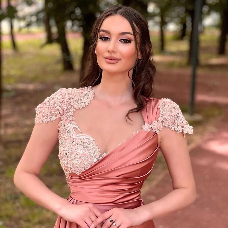 Elegant Arabic Dubai Pink Mermaid Evening Dresses Sheer Crew Neck Cape Short Sleeve Lace Applique Long Satin Prom Party Gowns Special Occasion Dress