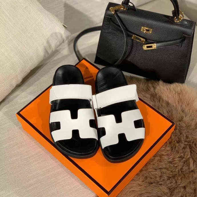 Brand Famous Beach Slippers Classic Flat Heel Summer Designer Fashion Flops Leather Lady Slides Women Shoes El Bath Ladies Sexy Sandals, 08
Brand Famous Beach Slippers Classic Flat Heel Summer Designer Fashion Flops Leather Lady Slides Women Shoes El Bath Ladies Sexy Sandals, 08