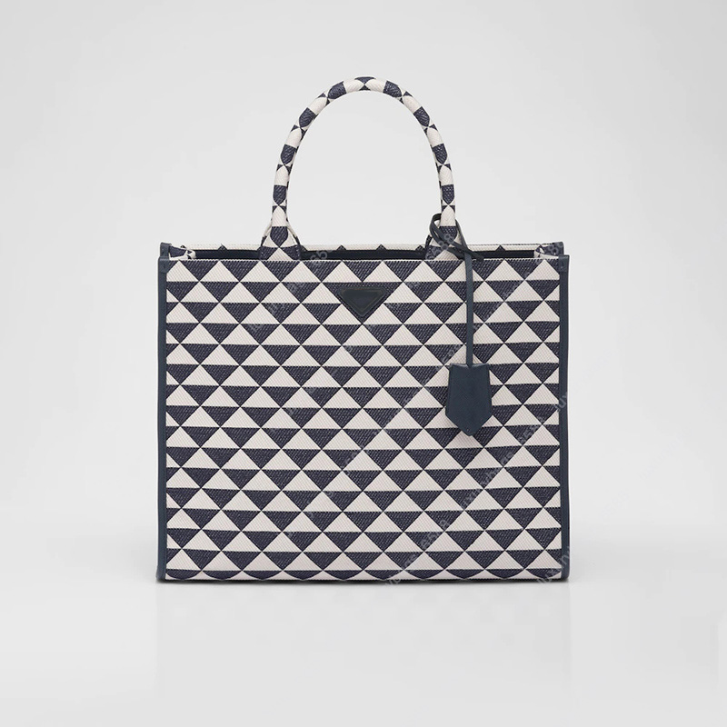 Luxury Designer Ladies Messenger Bag triangle Contrast Color Embroidered Leather Simple Fashion Handheld Casual Elegant black white stripes bag, Customize
Luxury Designer Ladies Messenger Bag triangle Contrast Color Embroidered Leather Simple Fashion Handheld Casual Elegant black white stripes bag, Customize