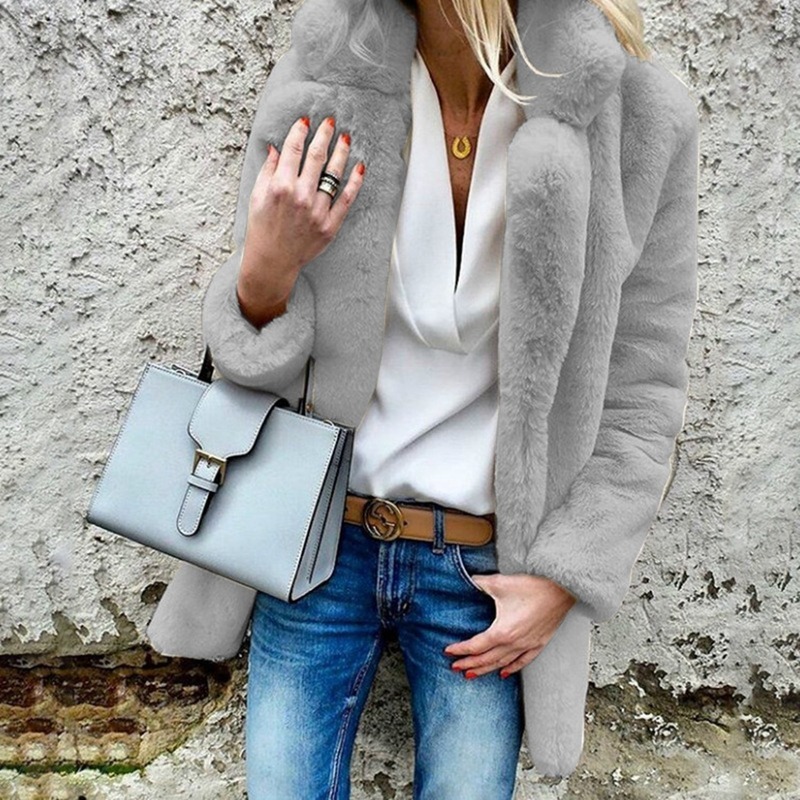 Solid color long-sleeved lapel women's fluffy coat 220818