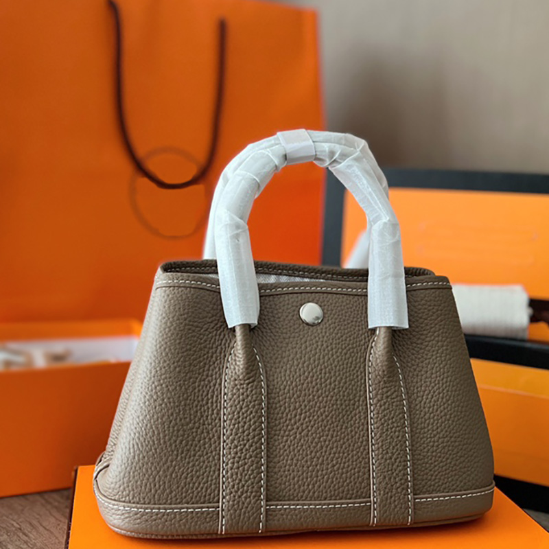 Original Designer H garden Famous handbag Totes HerBAG bag Classical the tote women leather designer hand party crossbody s clutches purses 220817 hhs KKFZ, Ship
Original Designer H garden Famous handbag Totes HerBAG bag Classical the tote women leather designer hand party crossbody s clutches purses 220817 hhs KKFZ, Ship