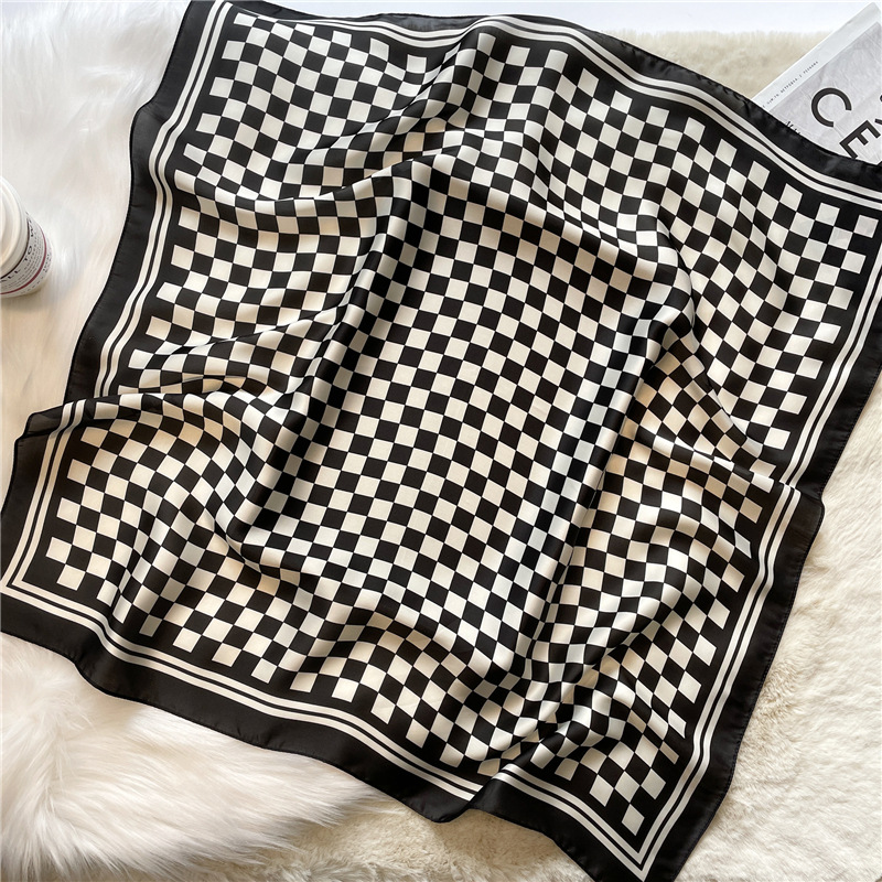 3 Style Designer Letters Print Flower imitate Silk Scarf Headband for Women Fashion Long Handle Bag Scarves Paris Shoulder Tote Luggage Ribbon Head Wraps 70X70CM
3 Style Designer Letters Print Flower imitate Silk Scarf Headband for Women Fashion Long Handle Bag Scarves Paris Shoulder Tote Luggage Ribbon Head Wraps 70X70CM