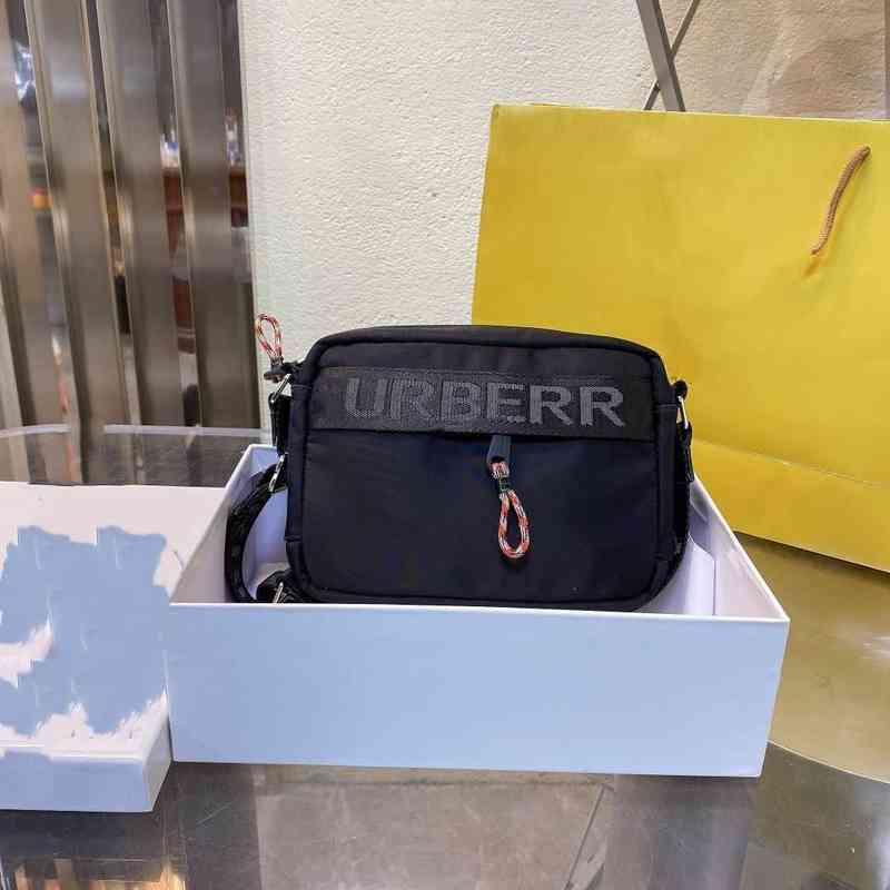 Designer Burberys Handbags Mens and womens universal Single Shoulder Bag Messenger Plaid canvas camera leisure backpack small square, Black
Designer Burberys Handbags Mens and womens universal Single Shoulder Bag Messenger Plaid canvas camera leisure backpack small square, Black