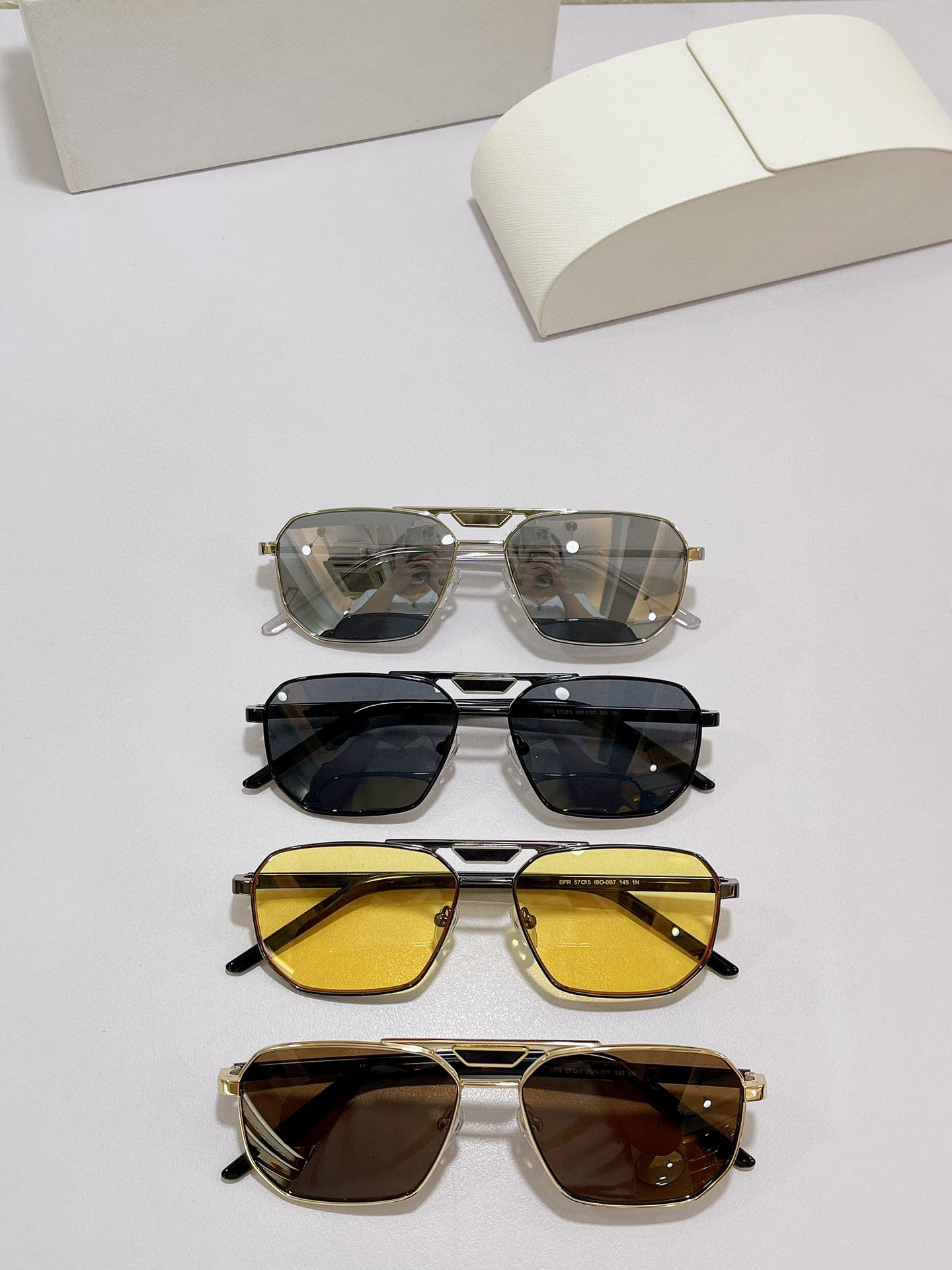 Men Sunglasses For Women Latest Selling Fashion Sun Glasses Mens Sunglass Gafas De Sol Top Quality Glass UV400 Lens With Random Matching Box 5Y
Men Sunglasses For Women Latest Selling Fashion Sun Glasses Mens Sunglass Gafas De Sol Top Quality Glass UV400 Lens With Random Matching Box 5Y