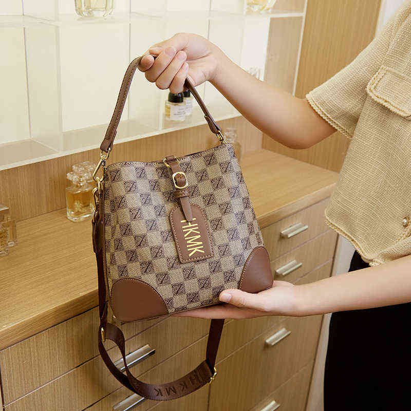 Handbags light luxury bucket advanced sense checkerboard pattern printed single shoulder live oblique cross, Khaki
Handbags light luxury bucket advanced sense checkerboard pattern printed single shoulder live oblique cross, Khaki