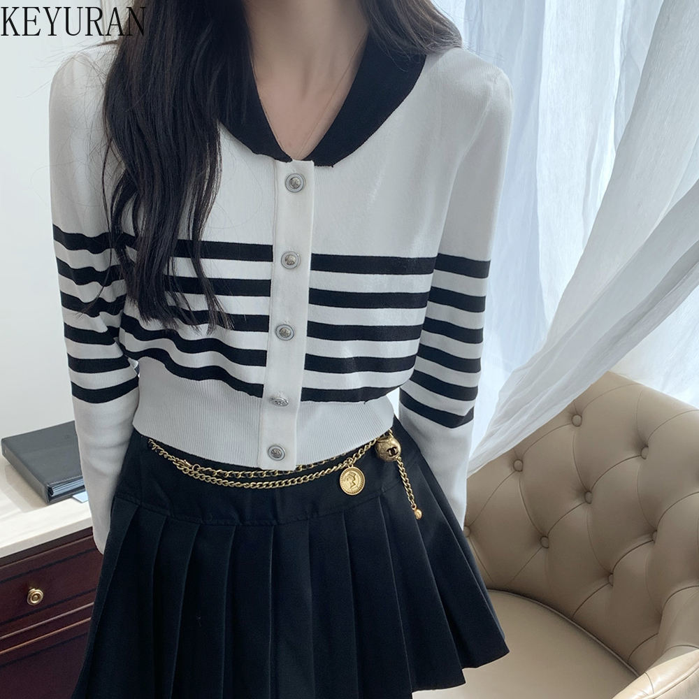 Women Cropped Sweater Cardigan 2022 Autumn Winter Korean Chic Lapel Button Long sleeve Contrast Color Striped Sweaters Woman Top, Black
Women Cropped Sweater Cardigan 2022 Autumn Winter Korean Chic Lapel Button Long sleeve Contrast Color Striped Sweaters Woman Top, Black